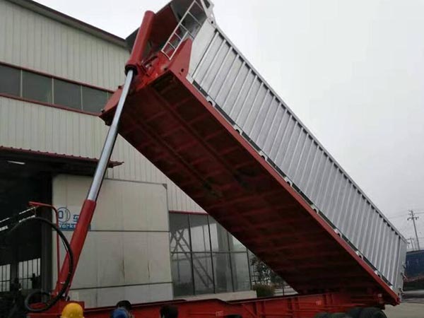 梁山掛車(chē)廠家廠房場(chǎng)景